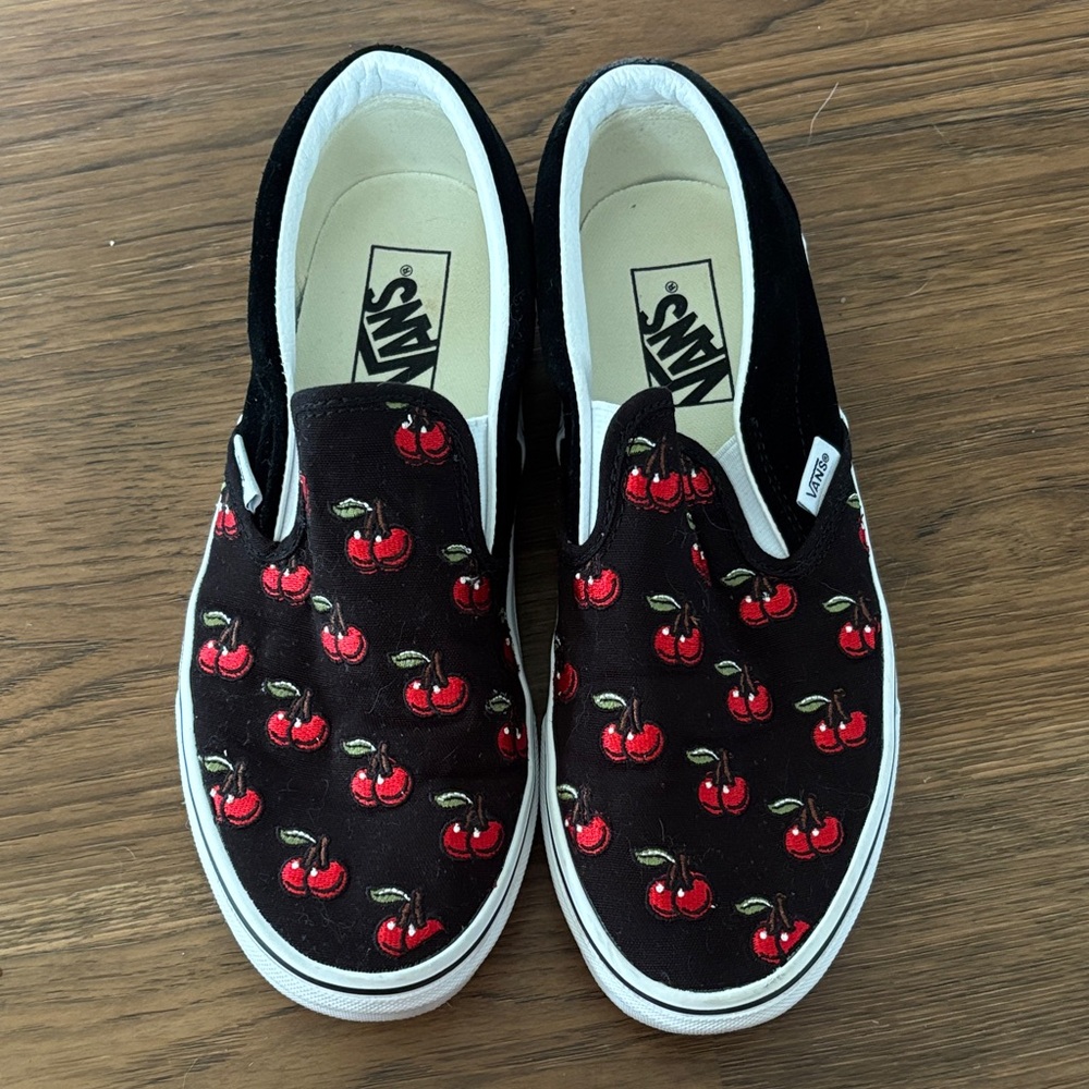 Vans Kids Black Cherry Print Slip-On Sneakers